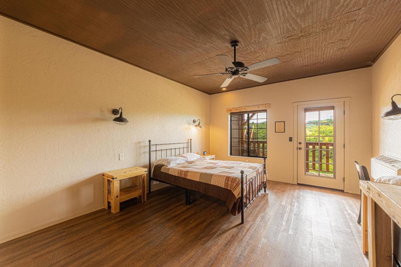 -Pet Friendly- Miners Cabin #6 - King Bed With Private Balcony Tombstone Exterior foto