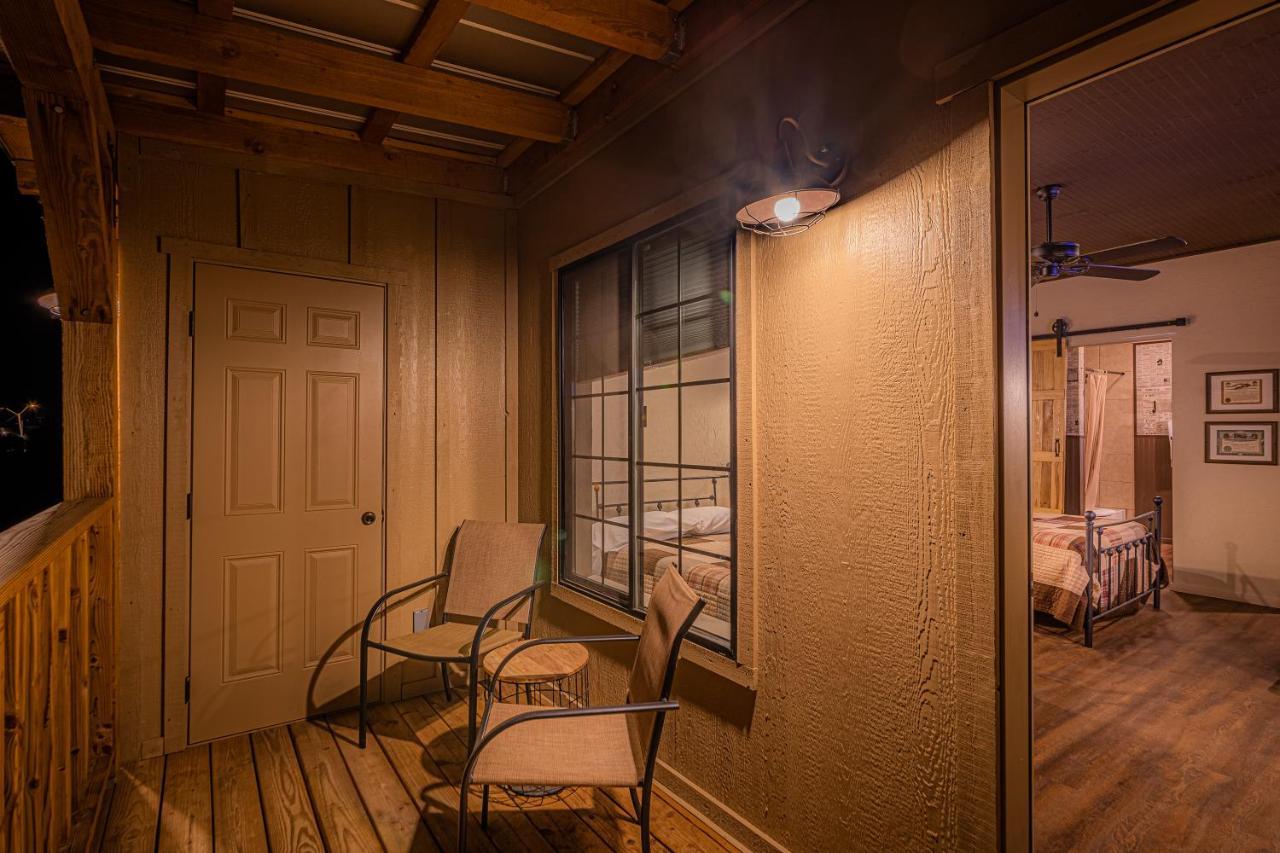-Pet Friendly- Miners Cabin #6 - King Bed With Private Balcony Tombstone Exterior foto