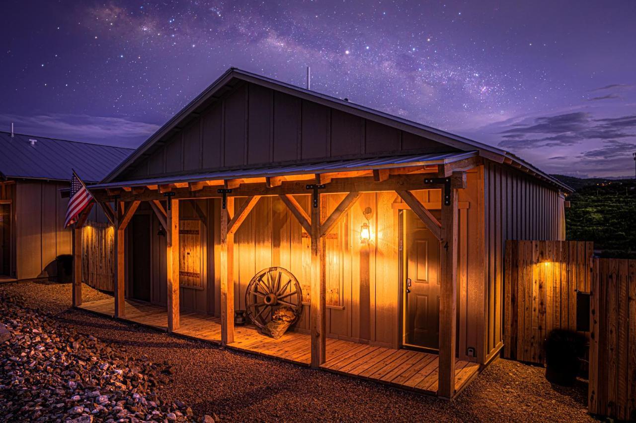 -Pet Friendly- Miners Cabin #6 - King Bed With Private Balcony Tombstone Exterior foto
